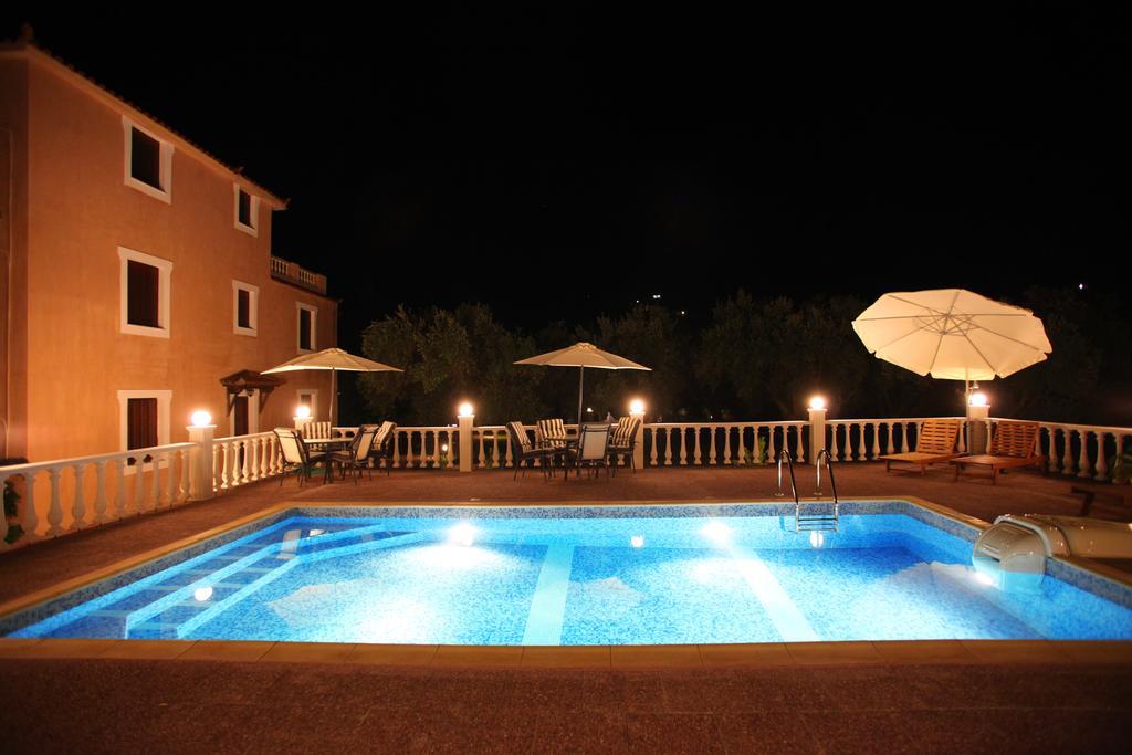 Georgia Apartments Stafylos Exterior photo
